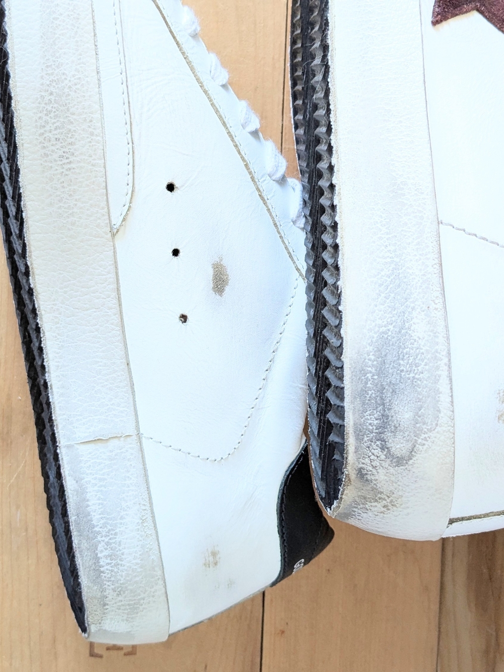 Golden Goose Superstar Sneakers with Burgundy Star - GGDB sz 9 (unisex) - Picture 9 of 15